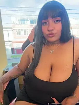 Stripchat Sex Cam of Nahomy_firee