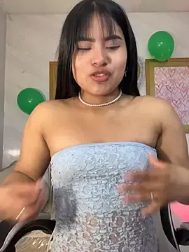 Stripchat Sex Cam of Paulette_v