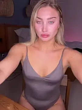 Stripchat Adult Webcams of auriangel