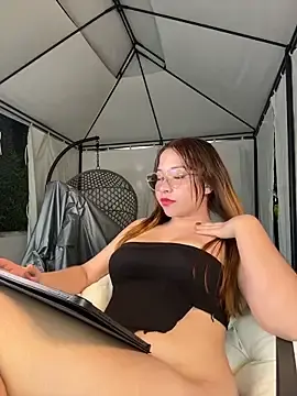 Stripchat Adult Webcams of AliciaWhite_nt