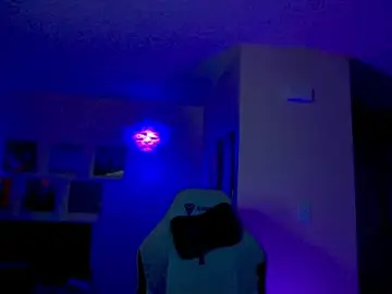 Stripchat Free Porn Cam of KiraSpitQueen