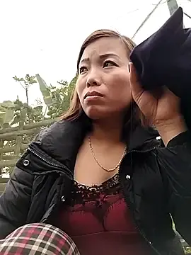 Stripchat Sex Cam of Ella-aa