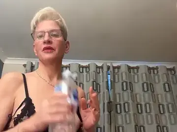 Stripchat Live Porn of JennyHazel1