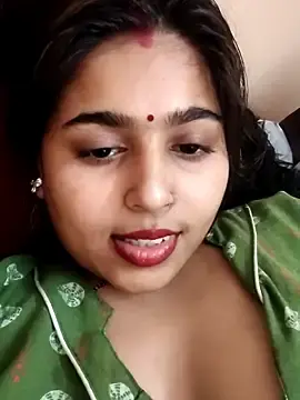 Stripchat Nude Webcam of Cute-Simmi69