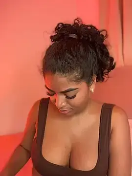 Stripchat Live Sex Cam of karlitamonroe