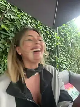 Stripchat Free Porn Cam of ChloeFrost