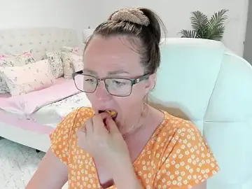 Stripchat Live Sex of Vika73