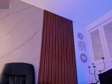 Stripchat Adult Webcam of Emiilycollins