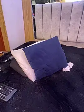 Stripchat Free Porn Cam of kendall_flower