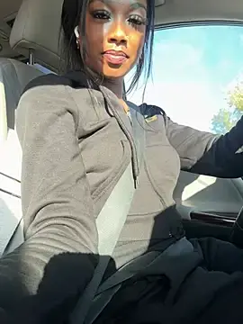 Stripchat Free Porn Cam of mismialove