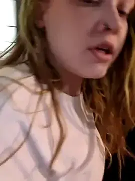 Stripchat Sex Cam of mattiethebaddieee