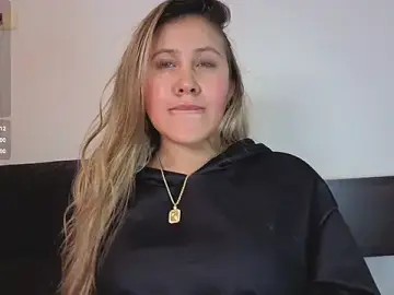 Stripchat Adult Video Chat of eleecttraa_12