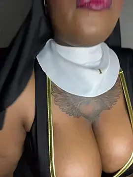 Stripchat Watch Live Sex Cams of QUEEN_NOBUHLE_FEMDOM_777