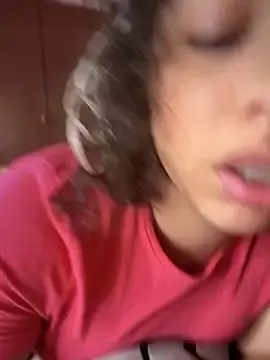 Stripchat Free Live Porn of Shara_dreams