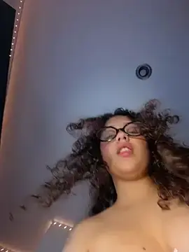 Stripchat Nude Webcam of Shara_dreams