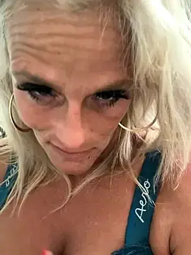 Stripchat Adult Webcam of vixendoll87