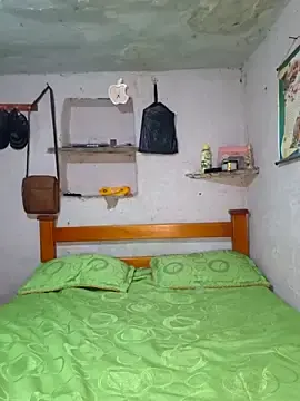 Stripchat Free Porn Cam of Daniela_Cruz_