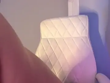 Stripchat Live Sex Cam of akura011