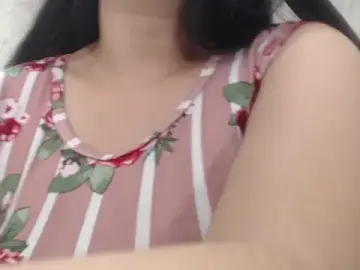 Stripchat Live Sex Cam of CarolineBrunx