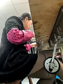 Stripchat Live Sex Cam of DHJM168