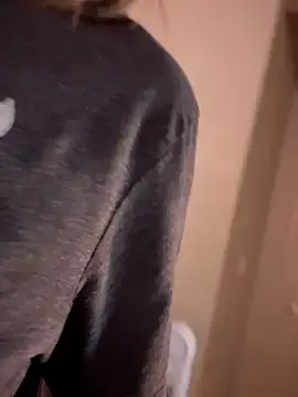 Stripchat Adult Webcam of MaiseKnox