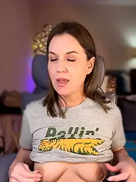 Stripchat Live Sex Cam of MaiseKnox