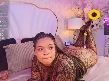 Stripchat Nude Webcam of YazminJenner