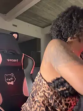 Stripchat Free Porn Cam of Your_Paris