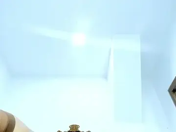 Stripchat Live Sex Cam of naia_cox