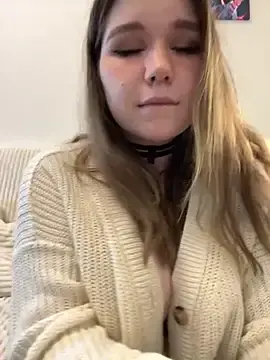 Stripchat Watch Live Sex Cams of PumaShyXD