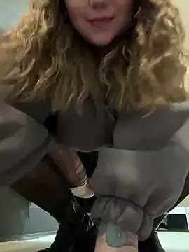 Stripchat Live Sex Cam of PumaShyXD