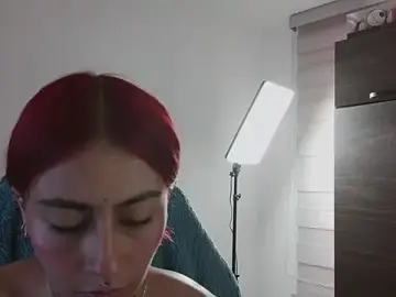 Stripchat Live Sex of selene_red_