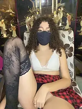 Stripchat Sex Cam of Ravennaxzx