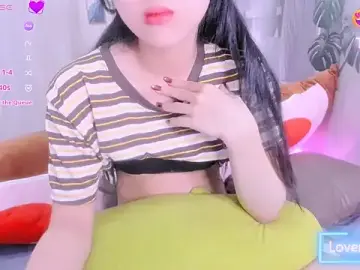 Stripchat Sex Cam of julialy_