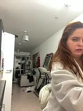 Stripchat Adult Webcam of Grizzlybrizzles