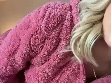 Stripchat Live Sex Cam of blissdimicco