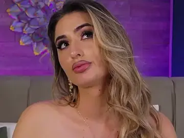 Stripchat Live Sex of LoraDevine