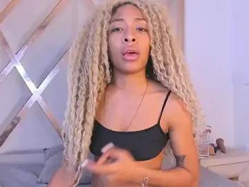 Stripchat Live Sex Cam of angelkyraasm