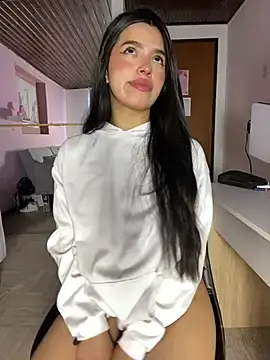 Stripchat Sex Cam of LunaMoore_Pink