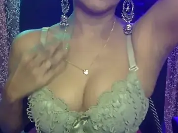 Stripchat Adult Webcam of iam-moni2