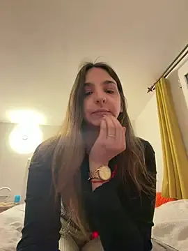 Stripchat Watch Live Sex Cams of DoriDelux66