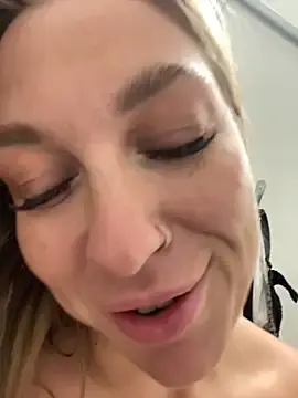 Stripchat Adult Webcams of Sweet___Emily