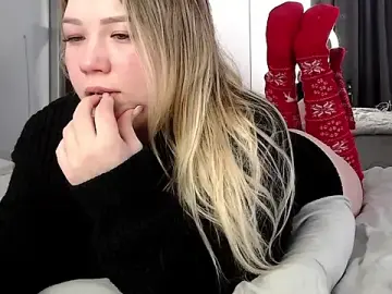 Stripchat Free Live Porn of Embersweetbunny