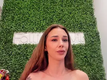 Stripchat Adult Webcam of realhotfallingdevil