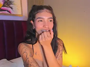 Stripchat Free Porn Cam of LauraAristizabal
