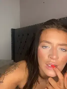 Stripchat Live Porn of LolaReaX