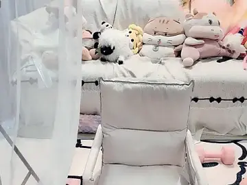 Stripchat Sex Cam of AKiKi711