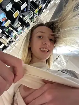 Stripchat Live Sex of Lia__Love