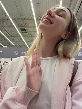 Stripchat Live Sex Cam of Lia__Love