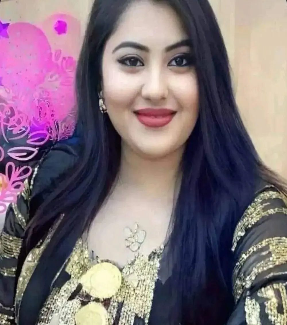 Lovely_Ayesha-
